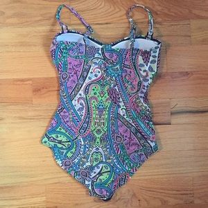 Tommy Bahama Swim - Tommy Bahama one-piece bathing suit Tommy Bahama Swim - Tommy Bahama one-piece bathing suit